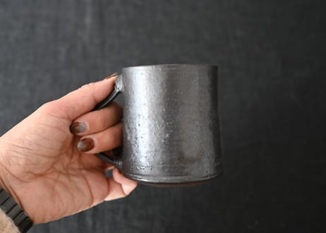 加藤あゐ　マグカップ　　curve 黒