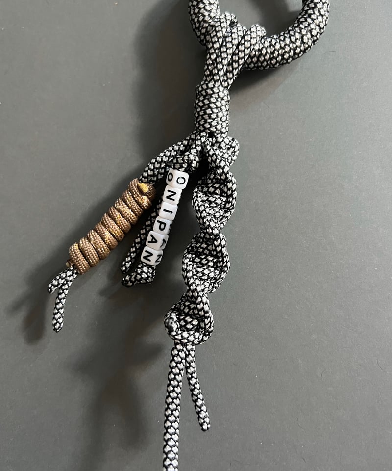 No.2908 じゃれねこのチャーム 即納】carabiner charm / onipan neko | herin