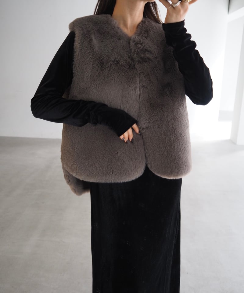 即納】reversible eco fur short vest / moca | herin