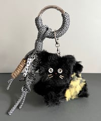 【即納】carabiner charm / onipan neko