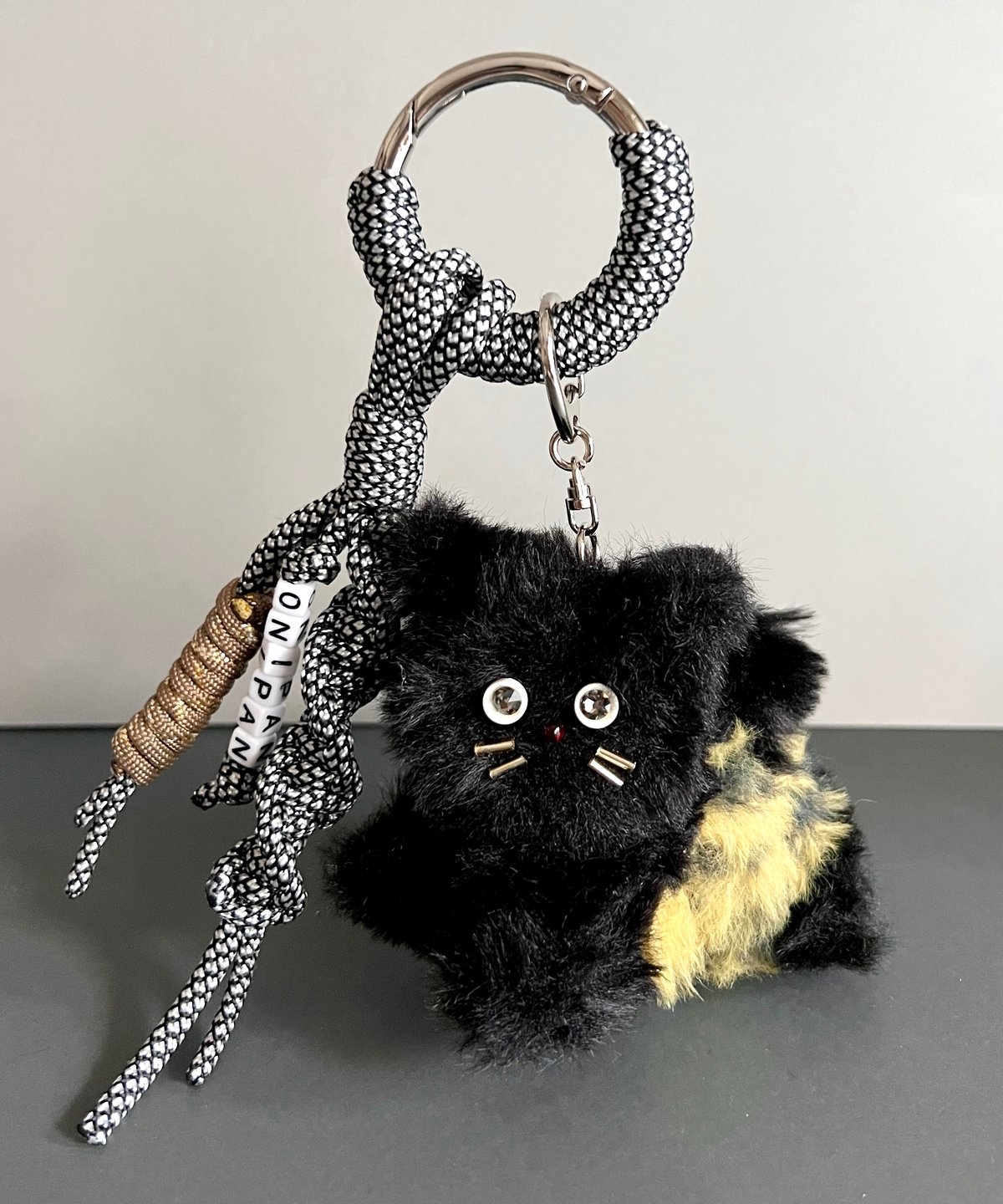 即納】carabiner charm / onipan neko | herin