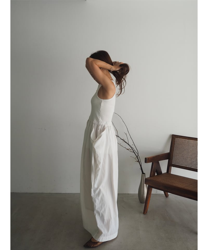 cup-in docked tank OP / white | herin