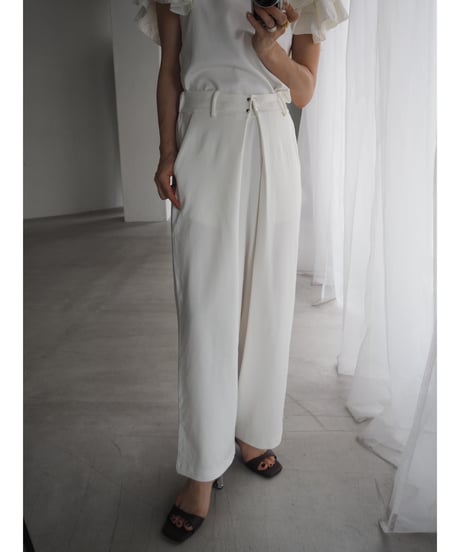 ponti tuck wide slacks / white