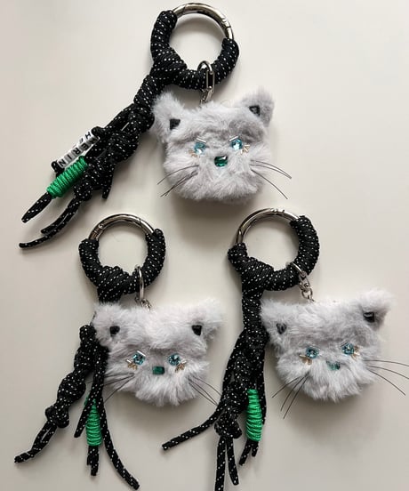 carabiner charm / okoneko