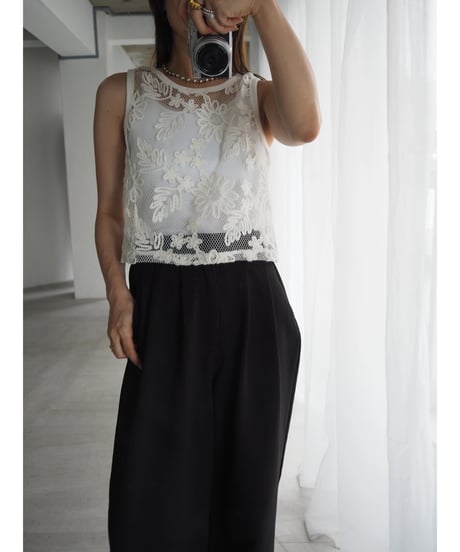 mole embroidery mesh tank / white