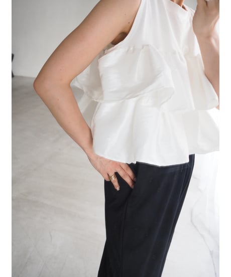 frill docking tops / off