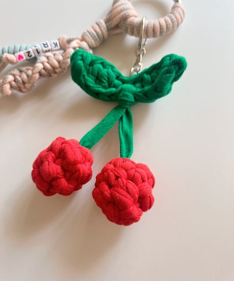 【即納】carabiner charm / cherry