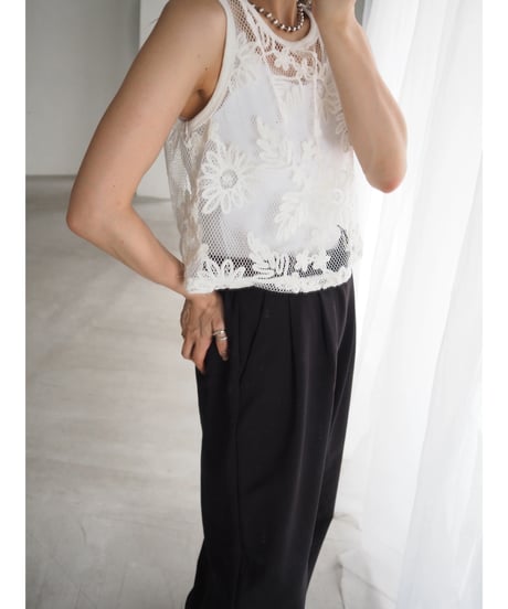 mole embroidery mesh tank / white