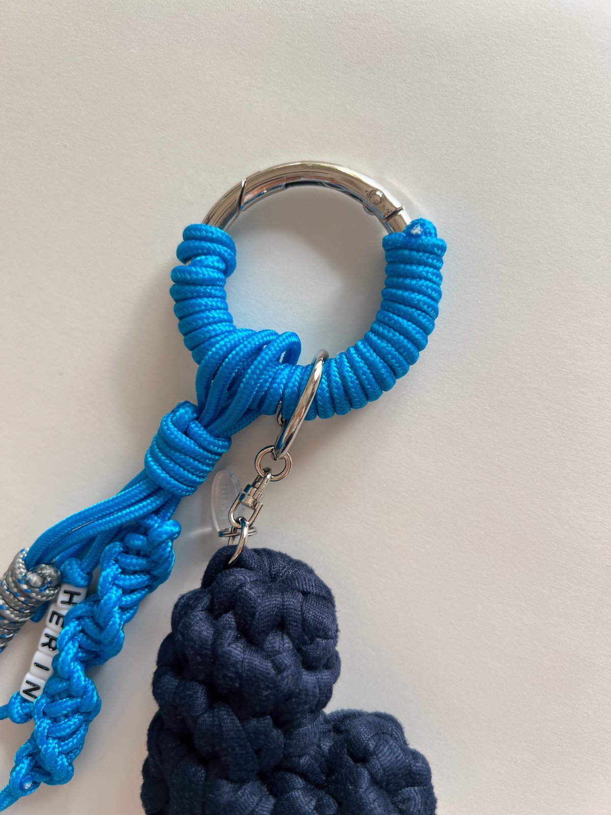 即納】carabiner charm / navy heart | herin