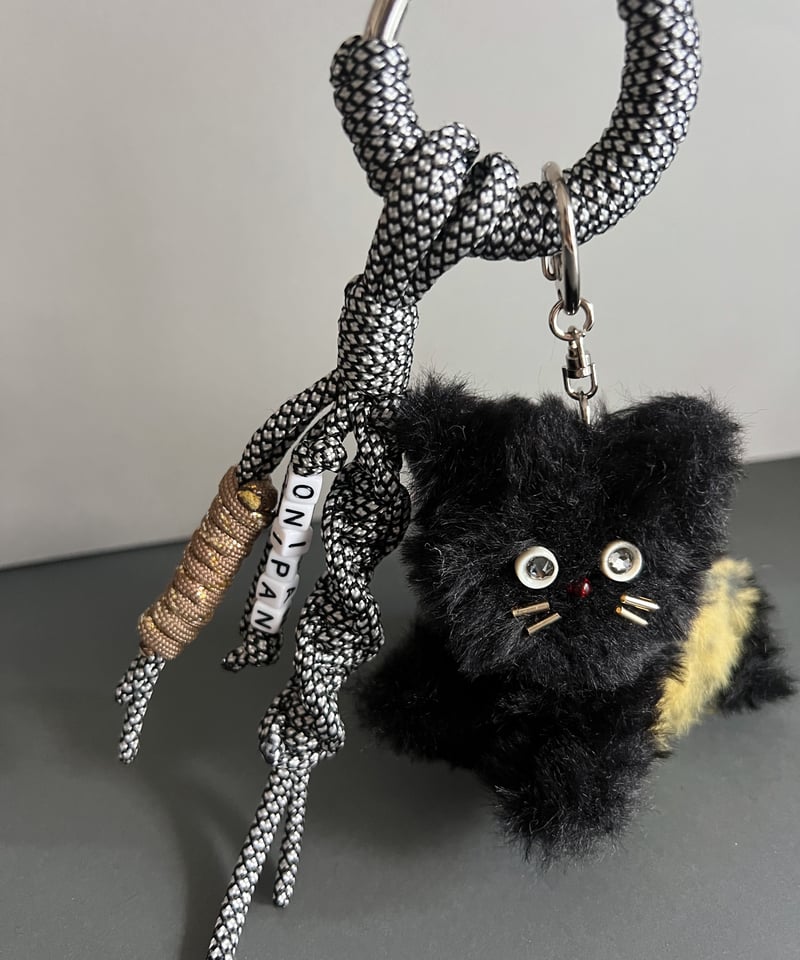 即納】carabiner charm / onipan neko | herin