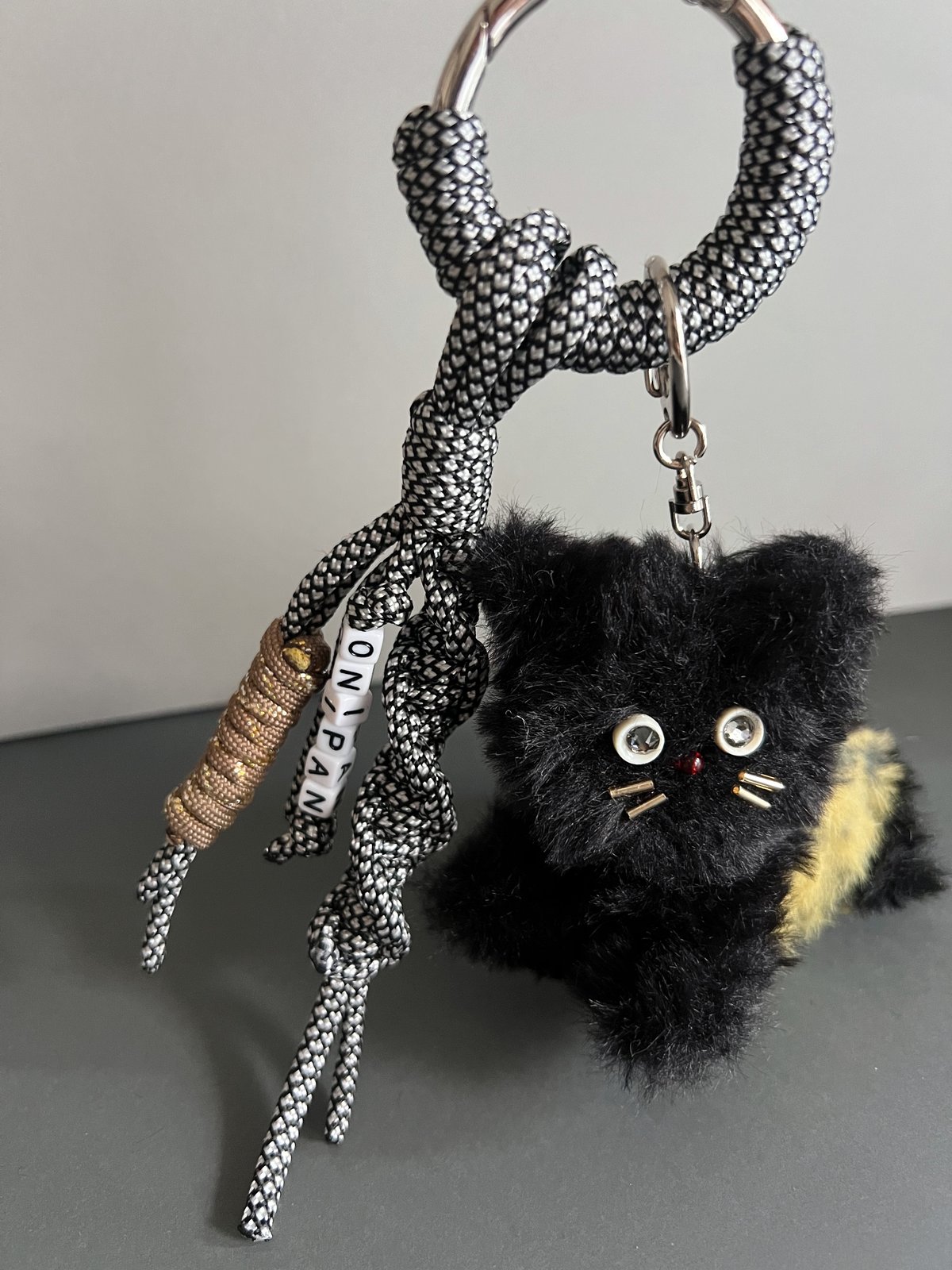 即納】carabiner charm / onipan neko | herin
