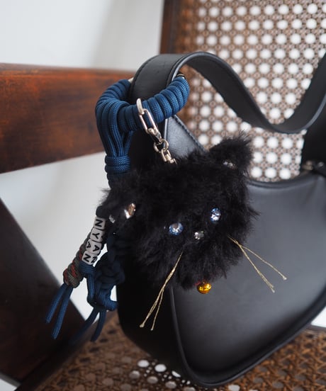 carabiner charm / KURONEKO