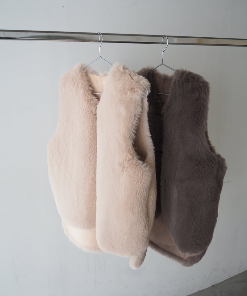 即納】reversible eco fur short vest / moca | herin