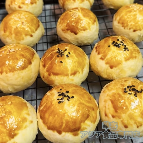 手工 蛋黃酥 6個入り　紅豆 抹茶 芋頭 3種口味 月餅 鹹蛋黃 塩卵入り パイ包み 蛋黄酥 焼き菓子 黄身入り月餅【常温便】