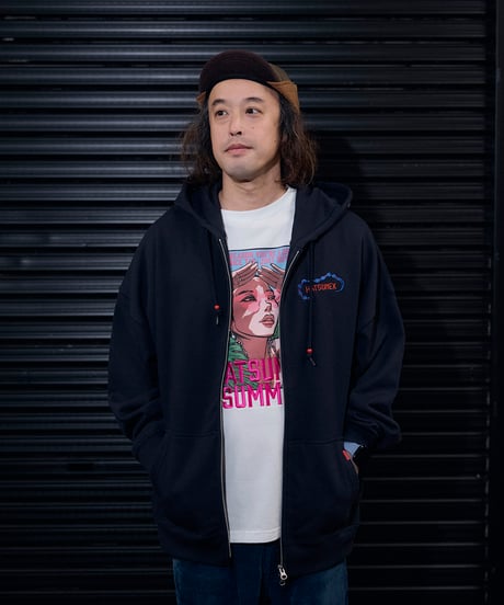 Hatsunex “MITERU” Zip upパーカー（ワインネイビー）