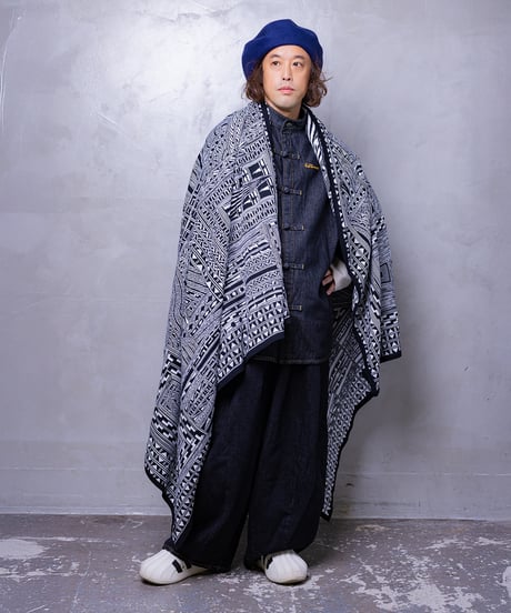 Hatsunex meets Apsu Shusei "TAIRIKUZU" MONYOU Shawl（CROW BLACK）