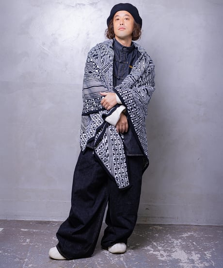 Hatsunex meets Apsu Shusei "TAIRIKUZU" MONYOU Shawl（CROW BLACK）