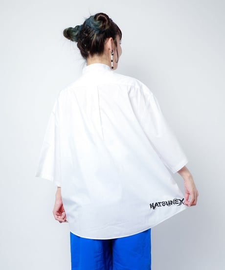 Hatsunex × MERI MAENO オーバーサイズ刺繍シャツ（ホワイト）