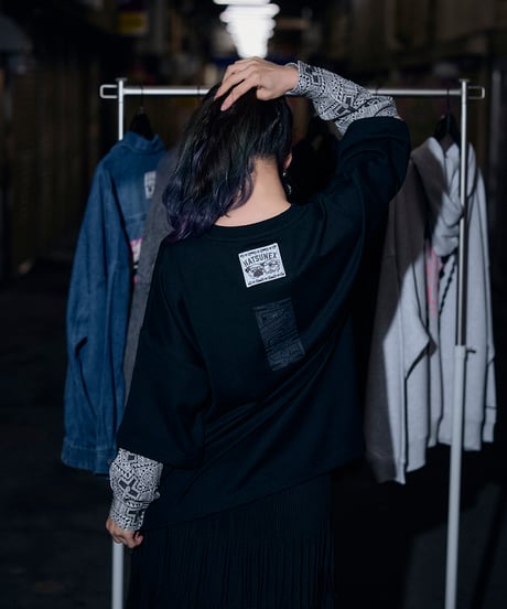 Hatsunex meets Apsu Shusei “Hatsune” フェイクレイヤードTシャツ（漆黒）