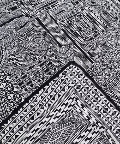 Hatsunex meets Apsu Shusei "TAIRIKUZU" MONYOU Shawl（CROW BLACK）