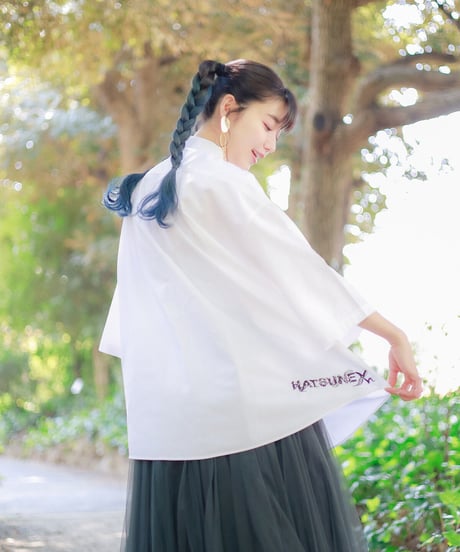 Hatsunex × MERI MAENO オーバーサイズ刺繍シャツ（ホワイト）
