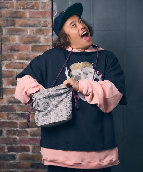 ドローストリングショルダーバッグ（Apsu Shuseiモデル）