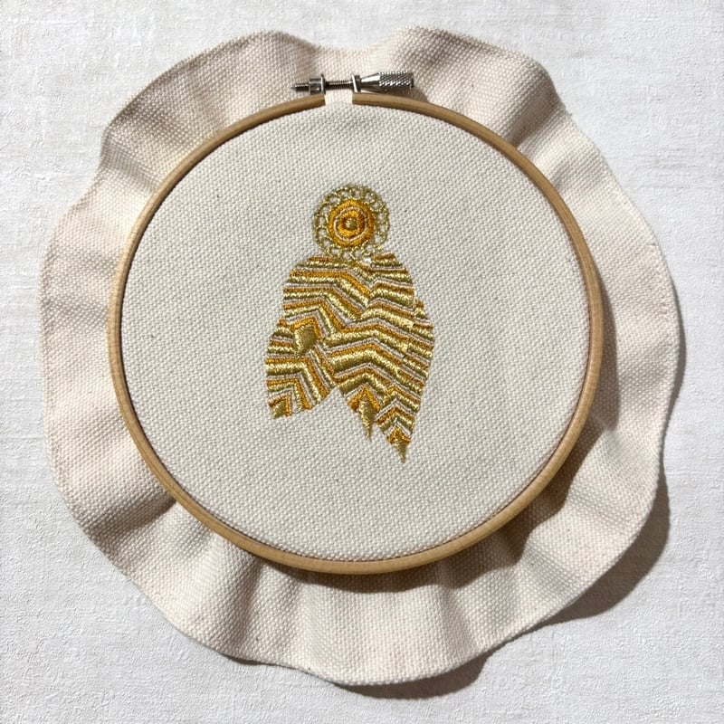 美しい三線 金色の刺繍付き Sablon - ivory - Embroidery by machine(機械刺繍) |
