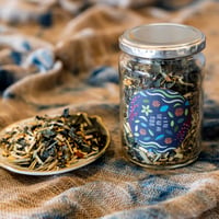 【巡藍茶（茶葉瓶タイプ）-40g】福山山野の「藍」が巡る薬膳柑橘ハーブティー（ノンカフェイン）