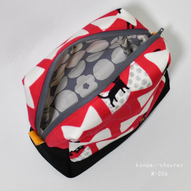 リボン黒猫ポーチ | こなみ商店's STORE