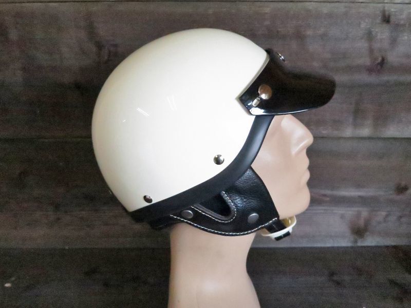 Ocean Beetle Shorty4 Ivory | CZMET
