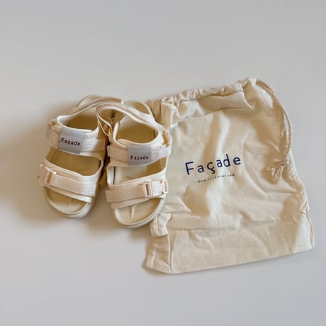 Chunky sandal /façade