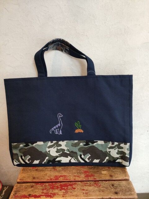 手刺繍レッスンバッグ ワンポイントディノ | 入学・入園の 手刺繍レッスンバッグ ワンポイントディノ | 入学・入園の