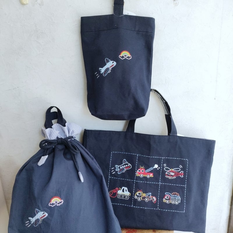 n＊ 通学　通園　通塾　ショルダーバッグ　ハンドメイド　刺繍 手刺繍レッスンバッグ 新柄のりものたち | 入学・入園のハンドメイド