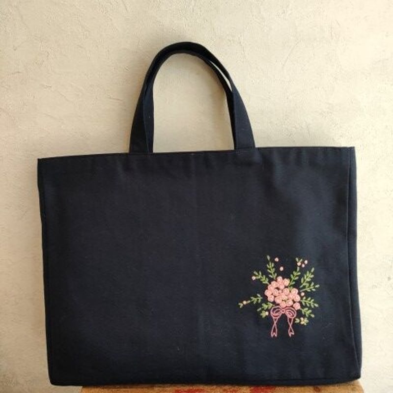 ハンドメイド手刺繍バッグ