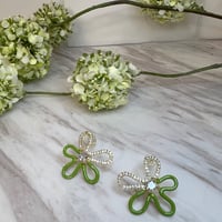 エナメルフラワーピアス