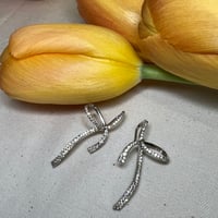 リボンピアス