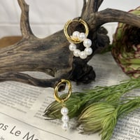 アシンメトリーパールピアス