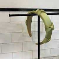 サテンリボンボリュームカチューシャ