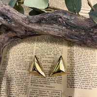 トライアングルピアス