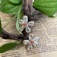 クリアフラワーピアス