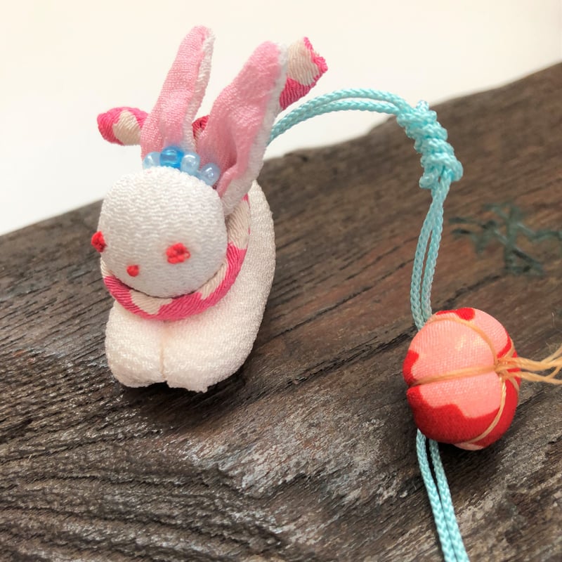飛びうさぎ ちりめん細工 花付き T8 | Aroma & Cloth ROCO