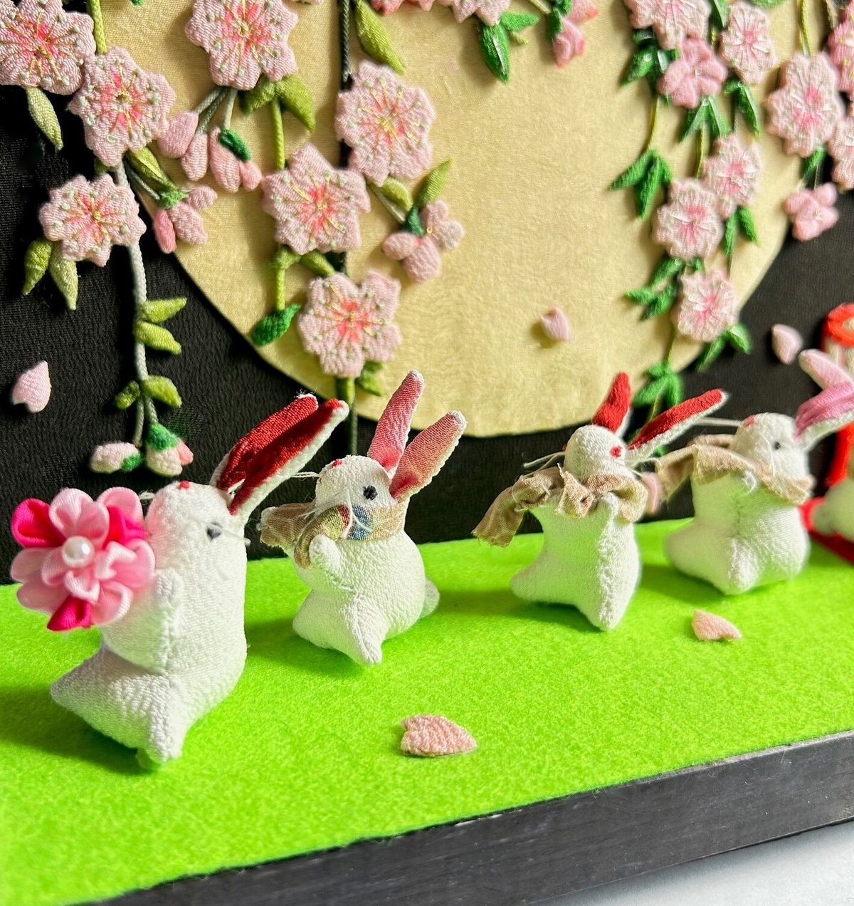 れいほ〜様　ちりめん細工　つまみ細工　うさぎのお花見リース　21㎝ 3af6fb3f5672b42339f6da2c798bfe
