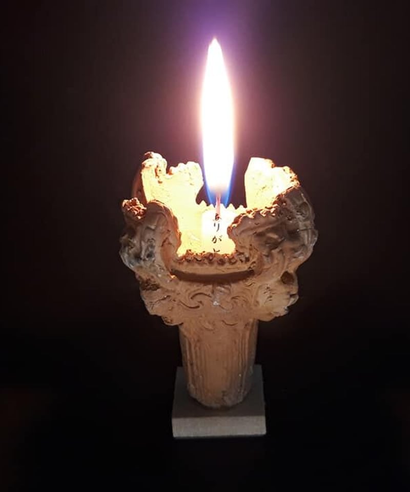 ベトナム、ホーチミン製・祭壇人形2体と蝋燭立て ベトナム、ホーチミン製・祭壇人形2体と蝋燭立て