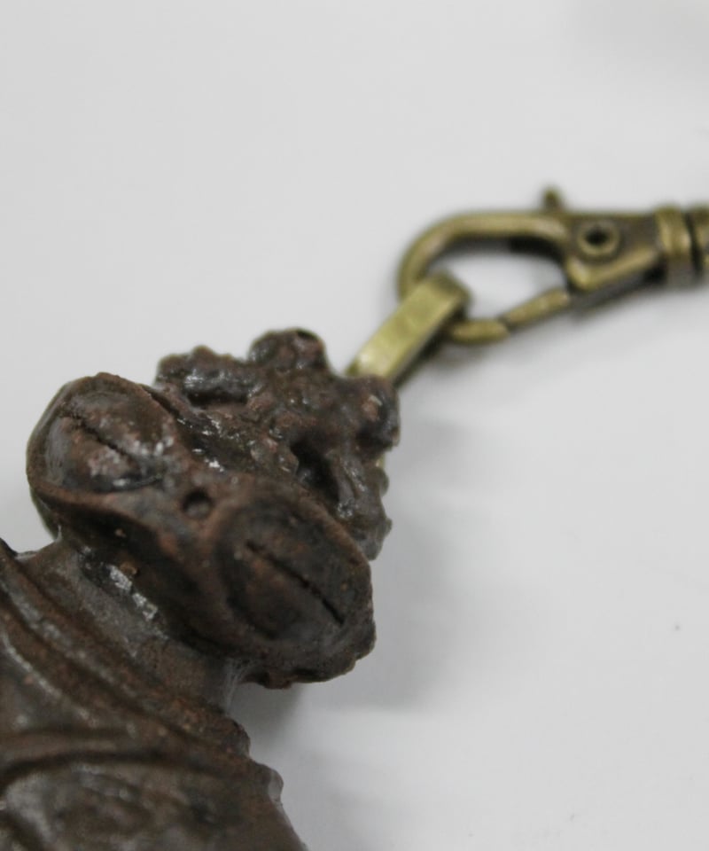 遮光器土偶ペンダントトップ 5㎝ 陶器製 麻紐付き | 縄文