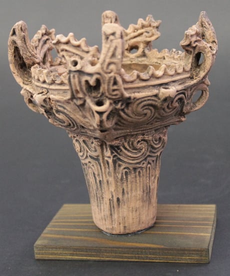 笹山遺跡・火焔型土器レプリカ 13㎝ （台座1㎝・O型小鉄製ろうそく立て・豆和ろうそく24本・マッチ付）（十日町市）