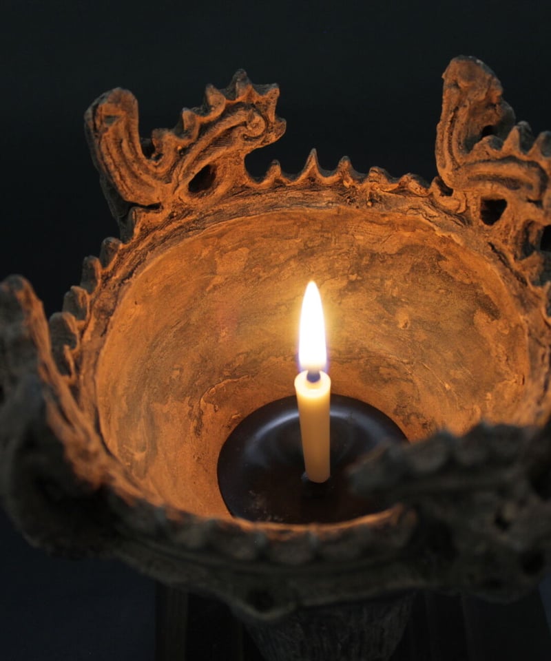 馬高遺跡・火焔土器レプリカ 19㎝ （台座1㎝・O型小鉄製ろうそく