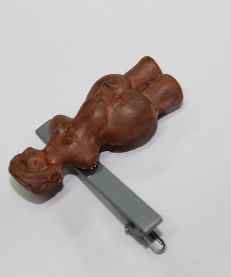 縄文のビーナスネクタイピン 5㎝ 陶器製 | 縄文ギャラリー「JOMON」 一