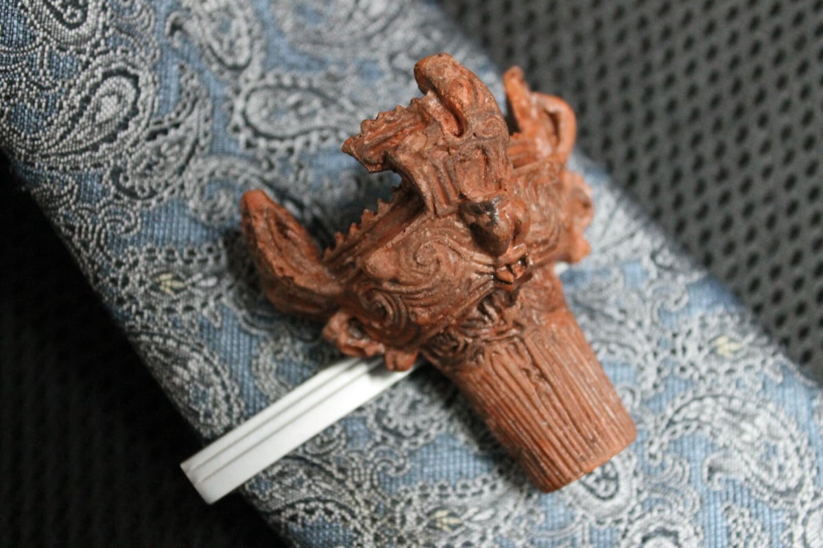 火焔型土器ネクタイピン 5㎝ 陶器製 | 縄文ギャラリー「JOMON」 一万年