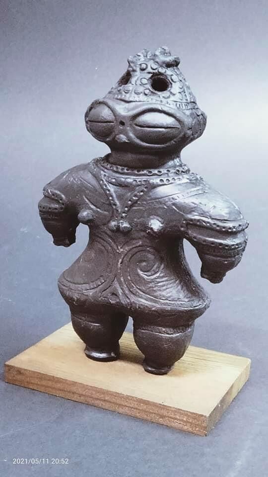 遮光器土偶レプリカ 15㎝ (台座1㎝) | 縄文ギャラリー「JOMON」 一万年