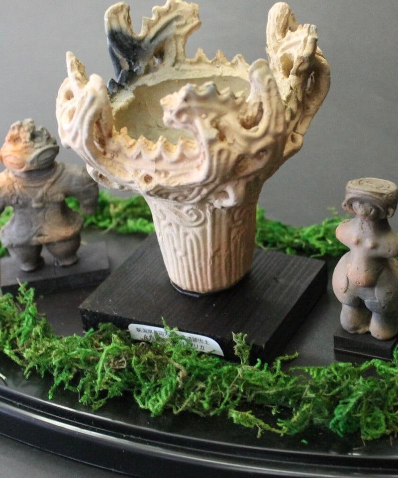 縄文博物館（大）火焔土器 9㎝ 台座1㎝ 遮光器土偶5㎝ 縄文の
